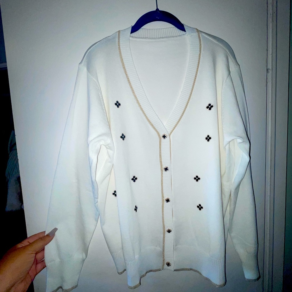 Women’s plus size cardigan
